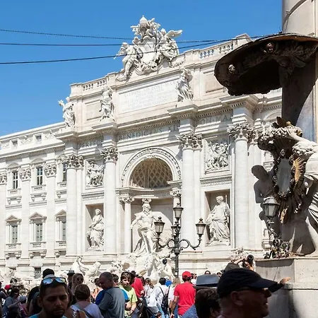 La Finestra Su Fontana Di Trevi - Charming View Apartment Rome