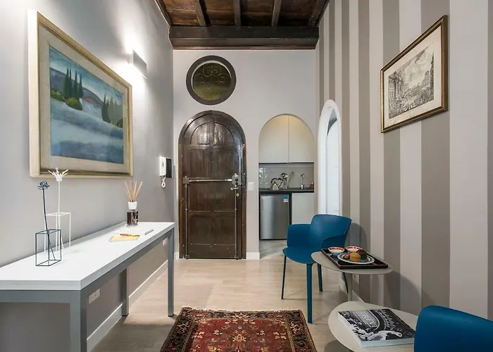 La Finestra Su Fontana Di Trevi - Charming View