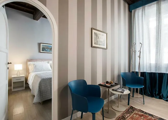 La Finestra Su Fontana Di Trevi - Charming View Apartament